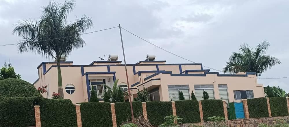 Ikaze B&B Kigali Luaran gambar