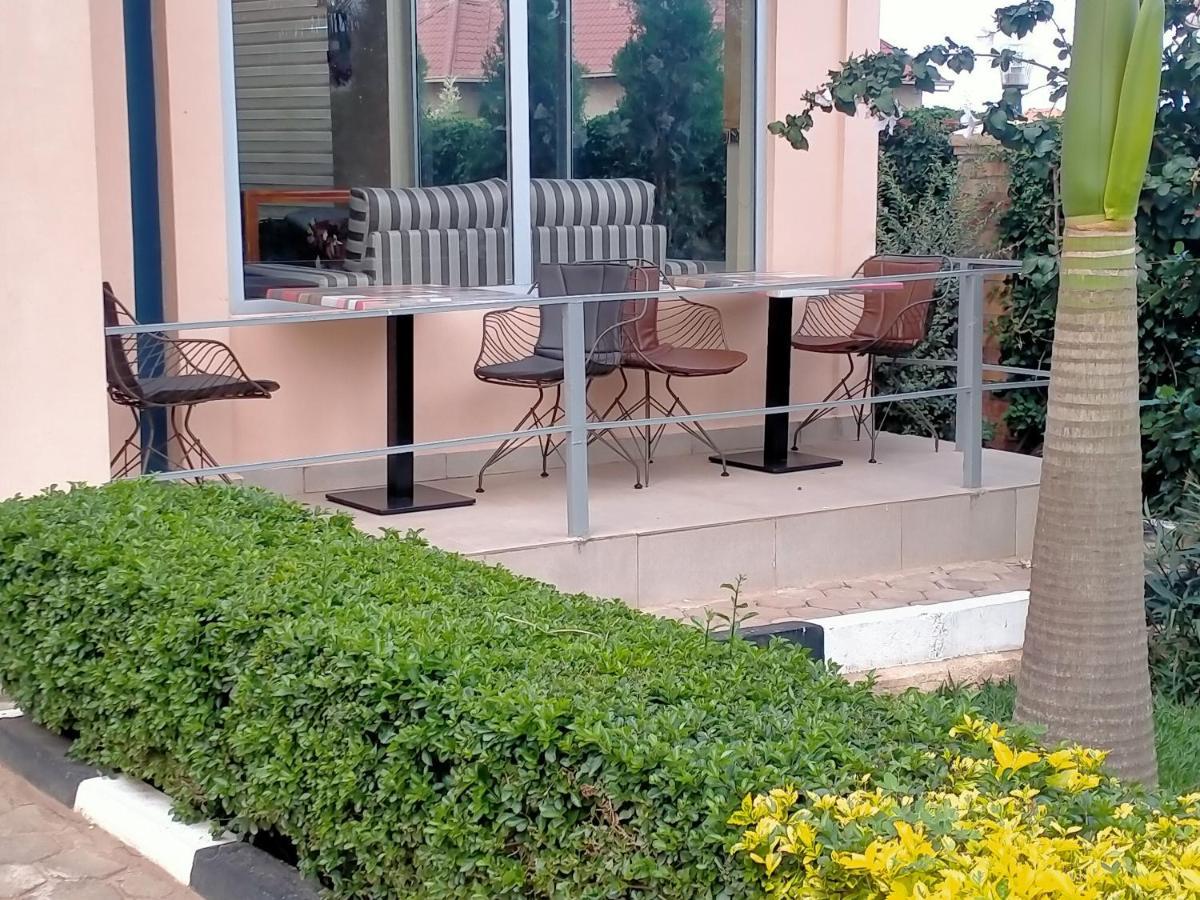 Ikaze B&B Kigali Luaran gambar