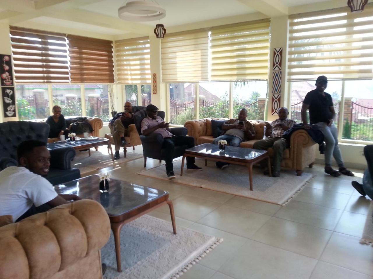 Ikaze B&B Kigali Luaran gambar
