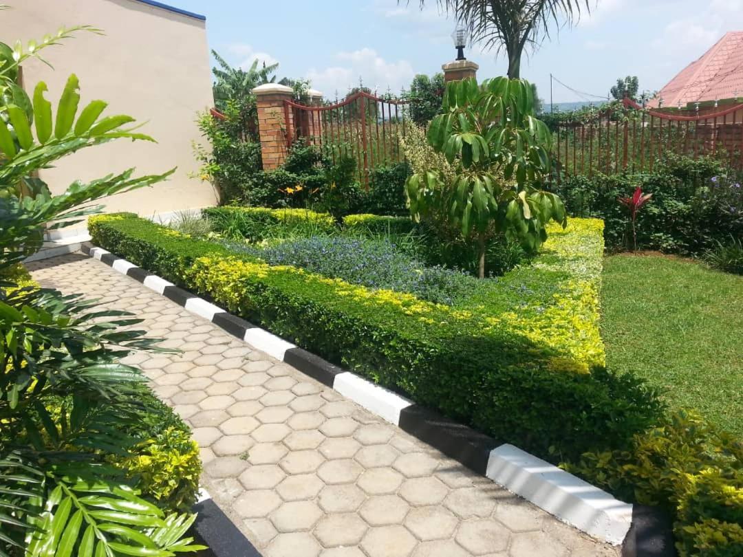 Ikaze B&B Kigali Luaran gambar